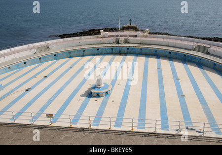 Svuotare piscina pubblica il Lido Tinside su la zappa a Plymouth South Devon England Regno Unito posizione costiera che si affaccia Plymouth Foto Stock