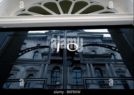 Il numero 10 di Downing street porta anteriore Foto Stock