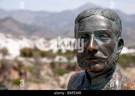 El Rey Alfonso XII statua sul balcone d'Europa, Nerja, Spagna Foto Stock