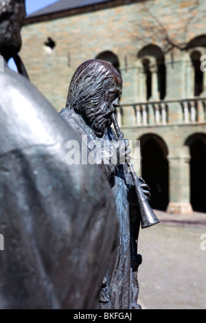 Fontana Aldegreverbrunnen, davanti alla Santa Chiesa di Petri, Soest, Renania settentrionale-Vestfalia, Germania Foto Stock