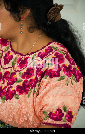 Vestito tradizionale donna Maya Guatemala Foto Stock
