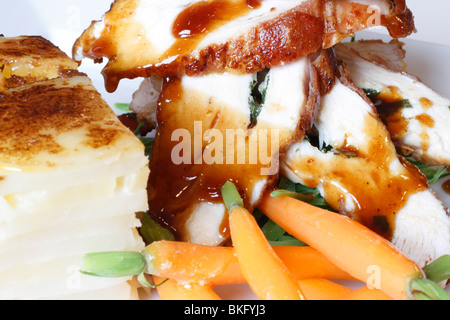 Piatto di pollo, carne di pollo, stratificato, Patate Carote colazione di nozze tabella Rufford wedding facilities, Rufford Mill Foto Stock