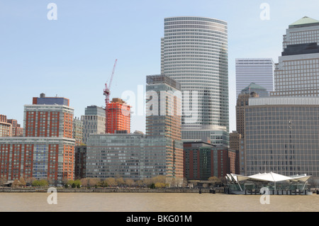 La Goldman Sachs sede domina l'appartamento edifici nella parte settentrionale di Battery Park City. Foto Stock