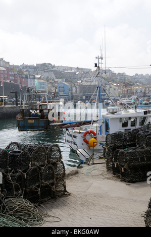 La pesca commerciale di barche nel porto di Brixham South Devon England Regno Unito Foto Stock