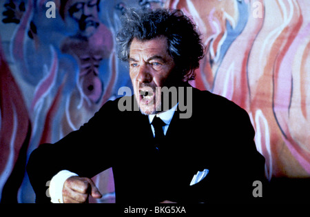 COLD COMFORT FARM (1995) IAN MCKELLEN CCF 001 Foto Stock