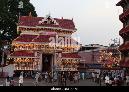 Tempio paramekkavu durante thrissur pooram festival Foto Stock