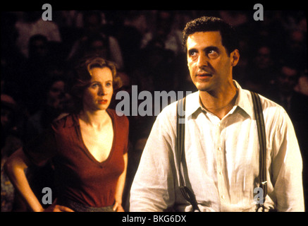 CRADLE WILL ROCK (1999) Emily Watson John Turturro CRDW 024 Foto Stock