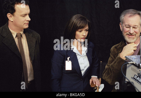 Le riprese O/S 'terminale' (2004) con Tom Hanks, Catherine Zeta-JONES, Steven Spielberg (DIR) TERMINE 002-F3 Foto Stock