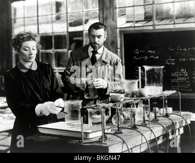 MADAME CURIE (1944) GREER GARSON, WALTER PIDGEON MADC 005P L Foto Stock