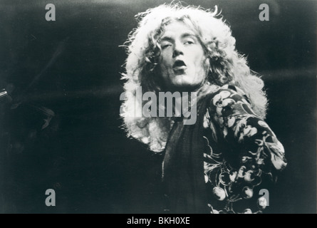 La canzone rimane la stessa (1976) LED ZEPPELIN ROBERT PLANT SRTS 002P Foto Stock