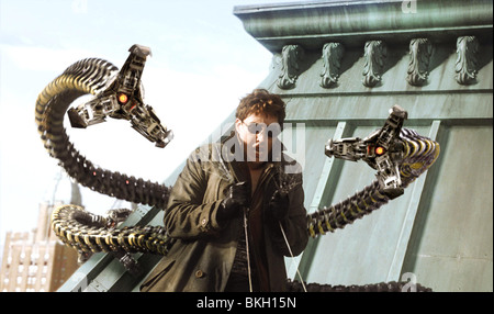 SPIDER-MAN 2 (2004) Spiderman 2 (ALT) Alfred Molina SPM2 001-004 Foto Stock