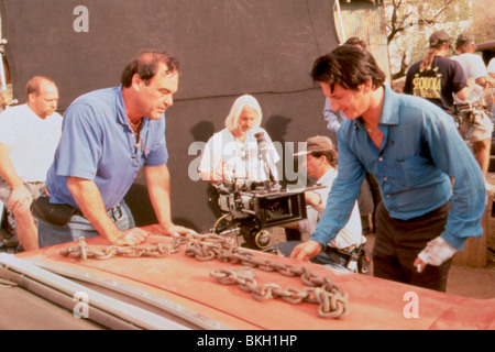 OLIVER STONE (DIR) O/S 'U-Turn' (1997) con SEAN PENN OLSN 054 Foto Stock