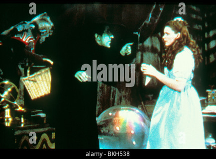 THE Wizard of Oz (1939) MARGARET HAMILTON, Judy Garland WOZ 004 Foto Stock