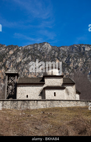 Piccola chiesa monastero ortodosso Dobrilovina in Montenegro Foto Stock