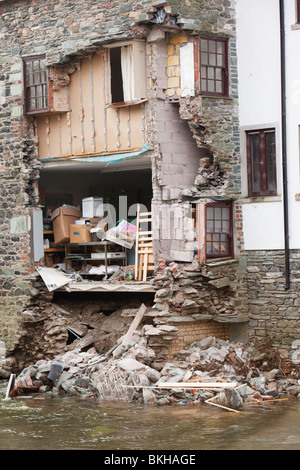 Alluvione casa danneggiata in Keswick accanto al fiume Greta. Foto Stock