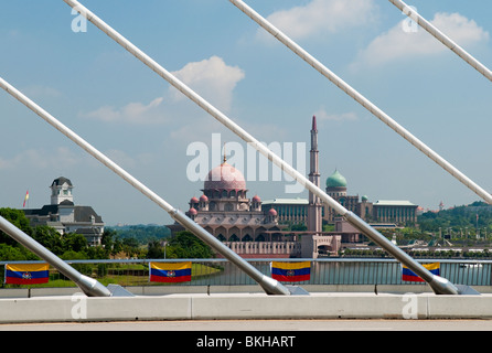 Istana Hinggap Palace, Putra moschea e i Primi ministri office Perdana Putra in Malaysias nuovo capitale Putrajaya Foto Stock