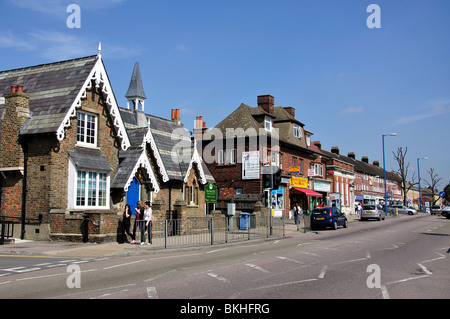 High Street, Potters Bar, Hertfordshire, England, Regno Unito Foto Stock