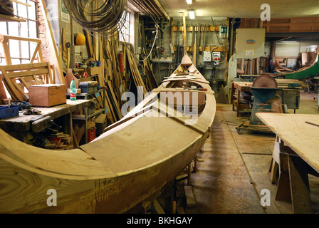 Il telaio di una gondola in un workshop a Venezia Foto Stock