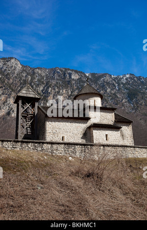 Piccola chiesa monastero ortodosso Dobrilovina in Montenegro Foto Stock