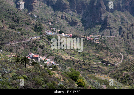 Il villaggio di Masca nel Barranco de Masca in Los Acantilados de Los Gigantes su Tenerife Canarie Spagna Europa Foto Stock