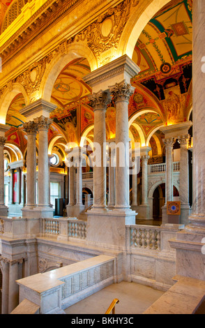 Architettura ornata all'interno del Jefferson edificio della Biblioteca del Congresso a Washington DC USA Foto Stock