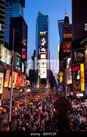Times Square al crepuscolo, New York City USA Foto Stock