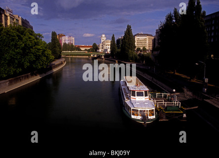 Canale del Danubio, donau kanal, vista dal ponte schweden, città di Vienna, Vienna, Vienna, Austria, Europa Foto Stock