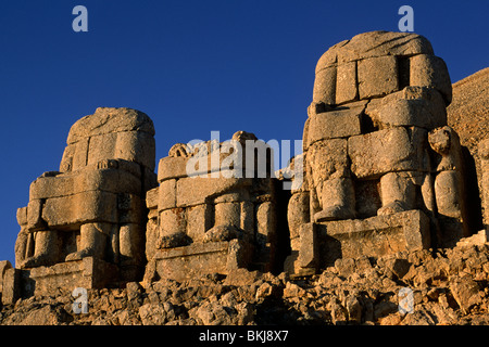 Turchia, Anatolia sud-orientale, Monte Nemrut, statue Foto Stock