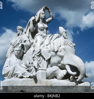 Inghilterra, London, Kensington Gardens, l'Albert Memorial, 'Asia' gruppo da John Henry Foley Foto Stock