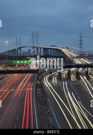 Dartford Bridge all'alba Foto Stock