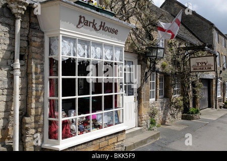 Casa del parco collezionisti Toy Museum Park street Stow on the wold GLOUCESTERSHIRE REGNO UNITO Foto Stock