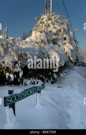 Scotsford cartello stradale nella neve Foto Stock