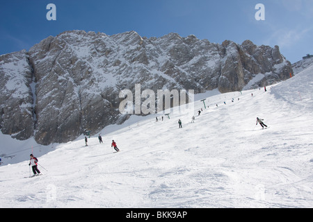 Marmolada mountain, ghiacciaio, sciatori, Dolomiti, UNESCO, veneto, Italia Foto Stock