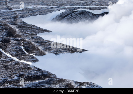 Flussi di lava dall'Islanda 2010 eruzione vulcanica del vulcano Eyjafjalla sono la fusione della neve e del ghiaccio dal Eyjafjallajökull Foto Stock