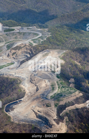 Vista aerea della cima distacco mineraria del carbone Foto Stock