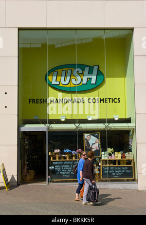 Parte anteriore di un lussureggiante Handmade negozio di cosmetici Foto Stock