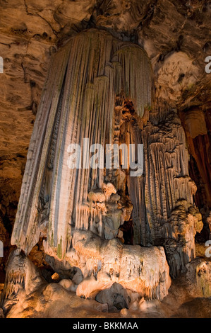 L'organo a canne Rock Formazione in van Zyl's Hall. Le grotte Cango, Oudtshoorn, Western Cape, Sud Africa Foto Stock