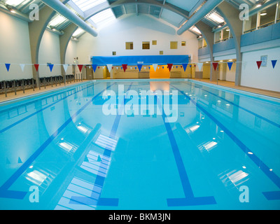 Il recentemente rinnovato Rebecca Adlington centro nuoto in Mansfield, Nottinghamshire England Regno Unito Foto Stock