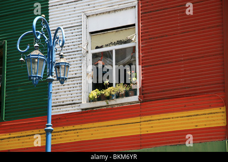 Una parete colorata in Caminito, La Boca, Buenos Aires Foto Stock