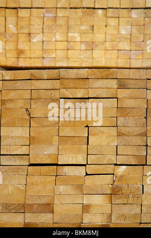 Pila di legname segato in tavole Foto Stock