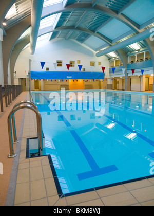 Il recentemente rinnovato Rebecca Adlington centro nuoto in Mansfield, Nottinghamshire England Regno Unito Foto Stock