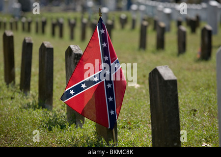 Accampati tombe nel cimitero di Magnolia, Charleston, Carolina del Sud Foto Stock