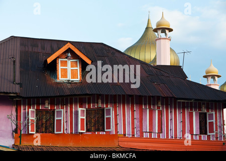 Tradizionale bottega Malay. Kuching, Sarawak, Borneo Malese. Foto Stock