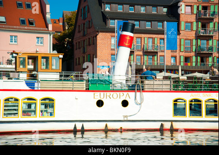 Nave turistica Europa, porto e marina a Waren, Mueritz, Mecklenburg Western-Pomerania, Germania Foto Stock