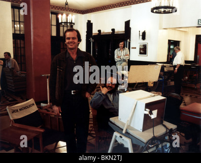 Sul set (ALT) riprese (ALT) O/S THE SHINING (1980) con Jack Nicholson, Stanley Kubrick (DIR) SHI 001CP Foto Stock