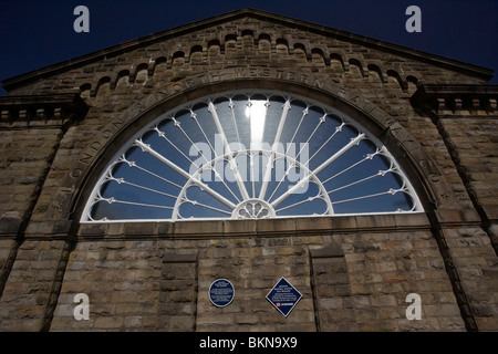 Vittoriano finestra ventola da Joseph Paxton a buxton stazione ferroviaria Buxton Derbyshire England Regno Unito Foto Stock