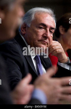 Fondo monetario internazionale Gestione Direct Dominique Strauss- Kahn nel corso di una conferenza stampa. Foto Stock