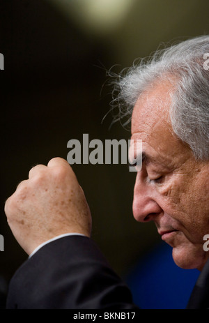 Fondo monetario internazionale Gestione Direct Dominique Strauss- Kahn nel corso di una conferenza stampa. Foto Stock