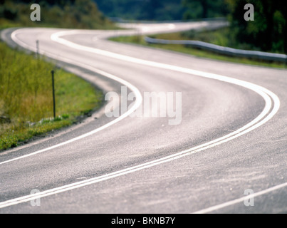 Winding Road, U.S. Autostrada 89, curve attraverso Yankee Jim Canyon Park County, Montana, USA. Foto Stock