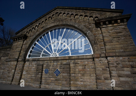 Vittoriano finestra ventola da Joseph Paxton a buxton stazione ferroviaria Buxton Derbyshire England Regno Unito Foto Stock